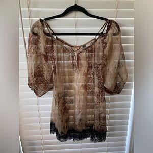 Accepting offers- BKE Boutique Blouse